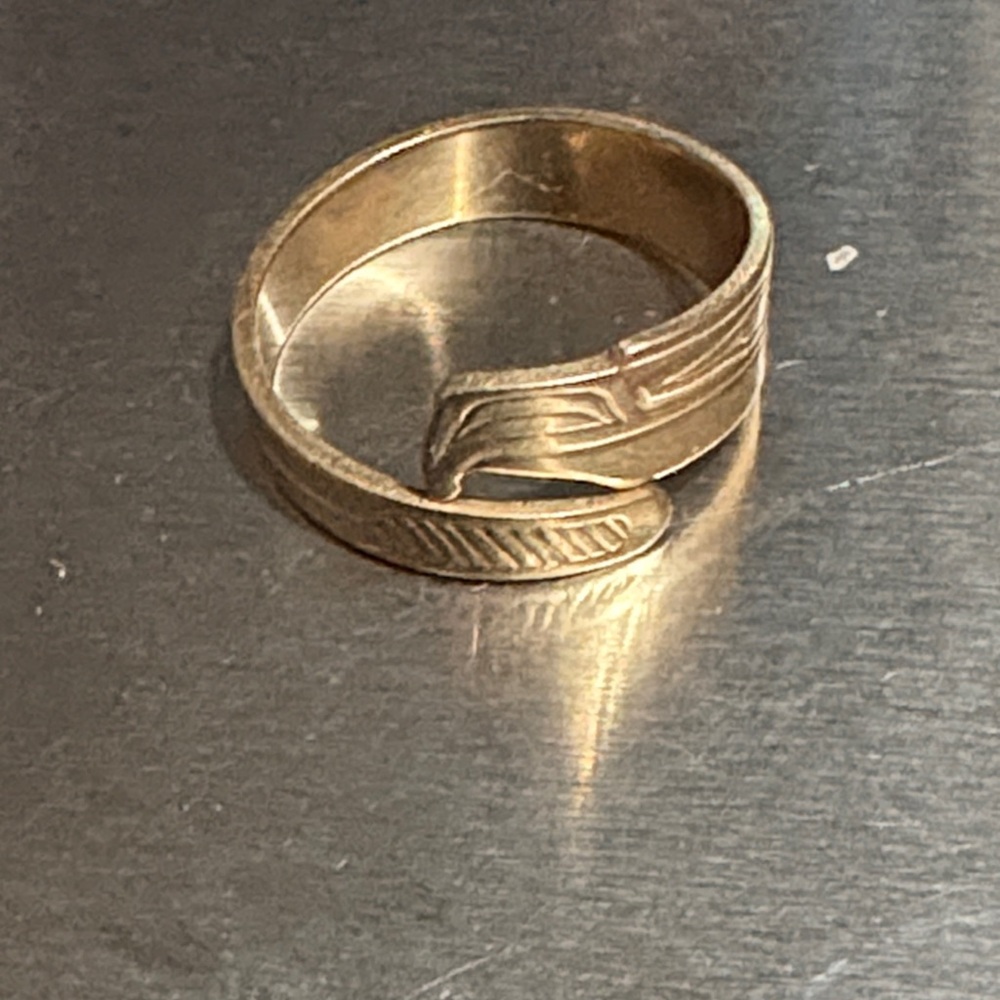 Elegant Indigenous Art 14k Gold Women's wrap Ring Size 4